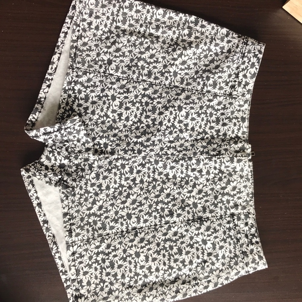 Bullhead highrise patterned shorts